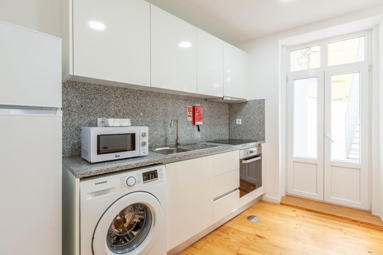 Apartment & *
